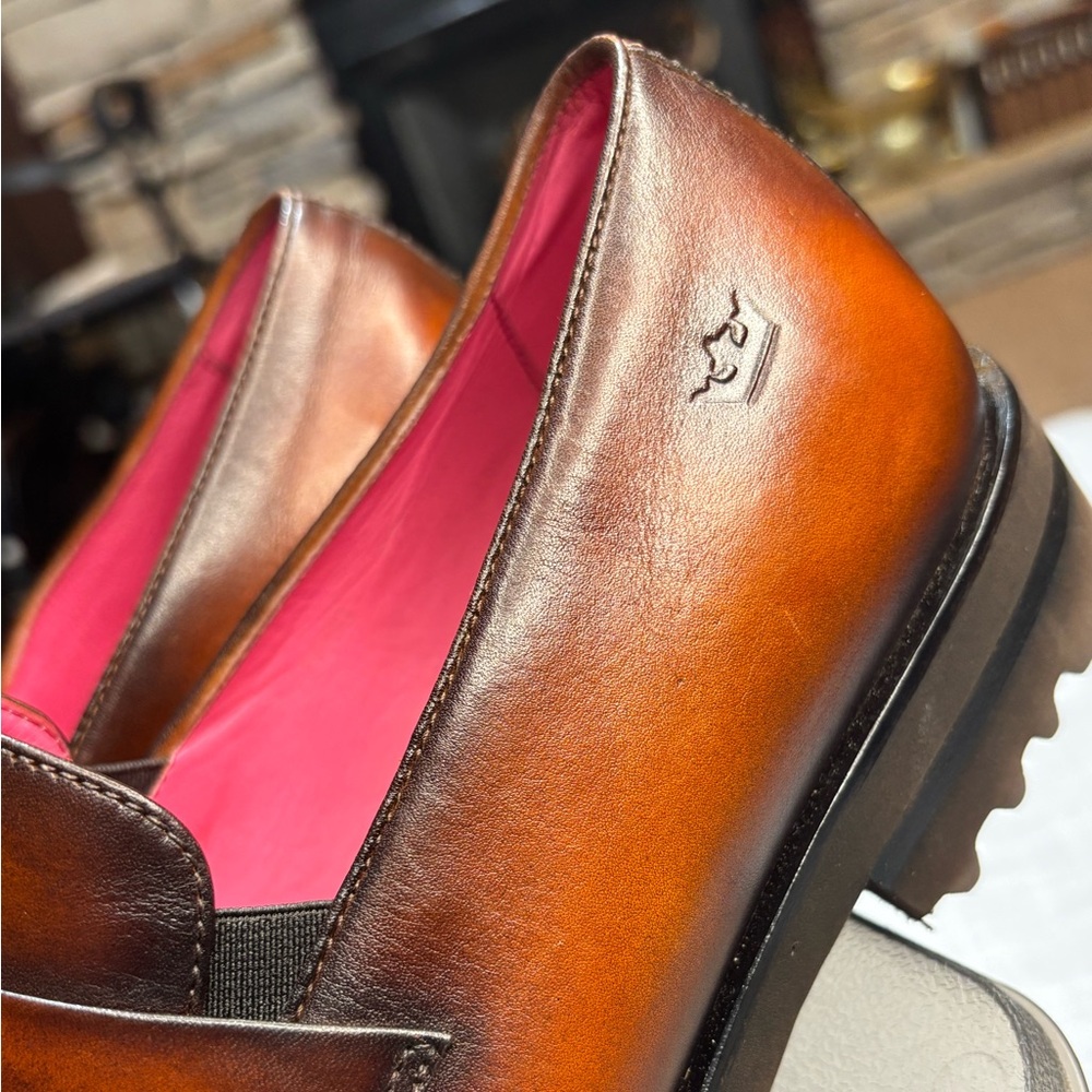 Stylish Brown Leather Loafers for Men - Picture 2 of 9
